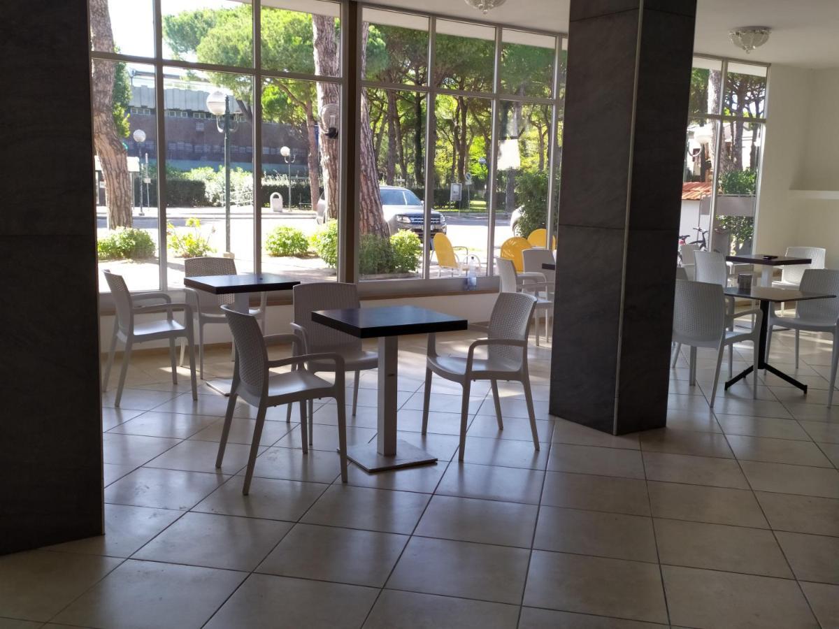 Hotel Madonna Del Pino Cervia Ngoại thất bức ảnh